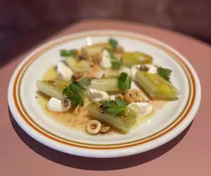 The Rosebud | Poireaux vinaigrette with leeks, cr&egrave;me fra&icirc;che and mustard